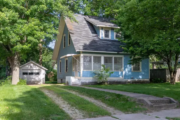 219 N Russell Avenue, Ames, IA 50010