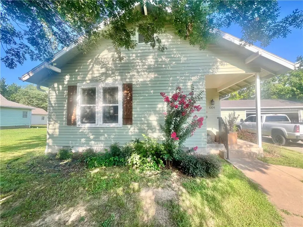 1004 N 2nd Street, Independence, KS 67301 - #1