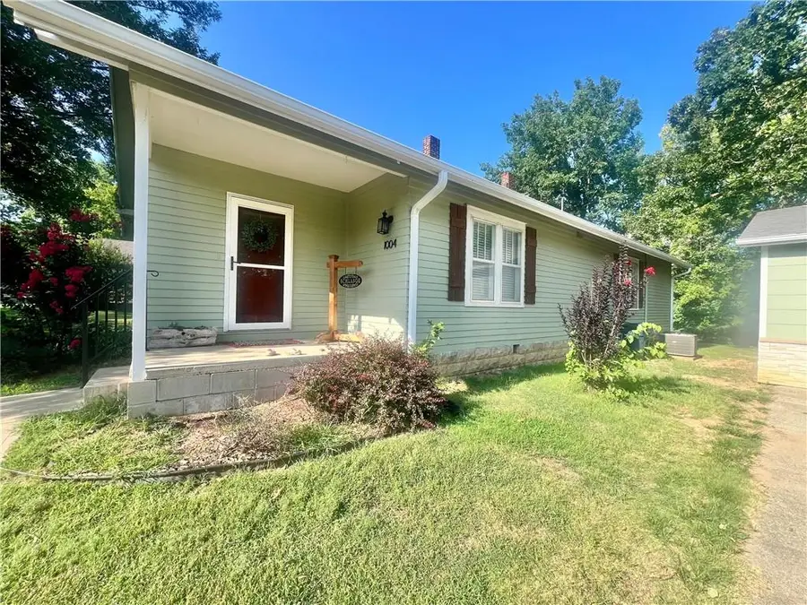 1004 N 2nd Street, Independence, KS 67301 - #3