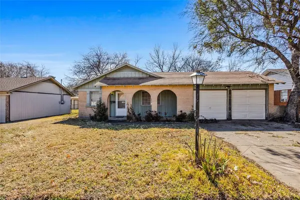 724 E Mustang Street, Crowley, TX 76036