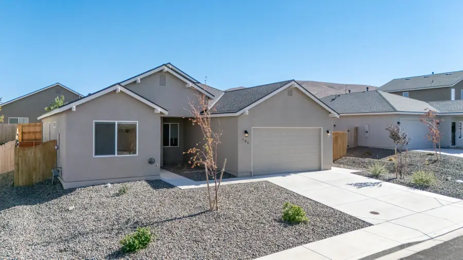 785 Garnet Way, Fernley, NV 89408 - Image #2