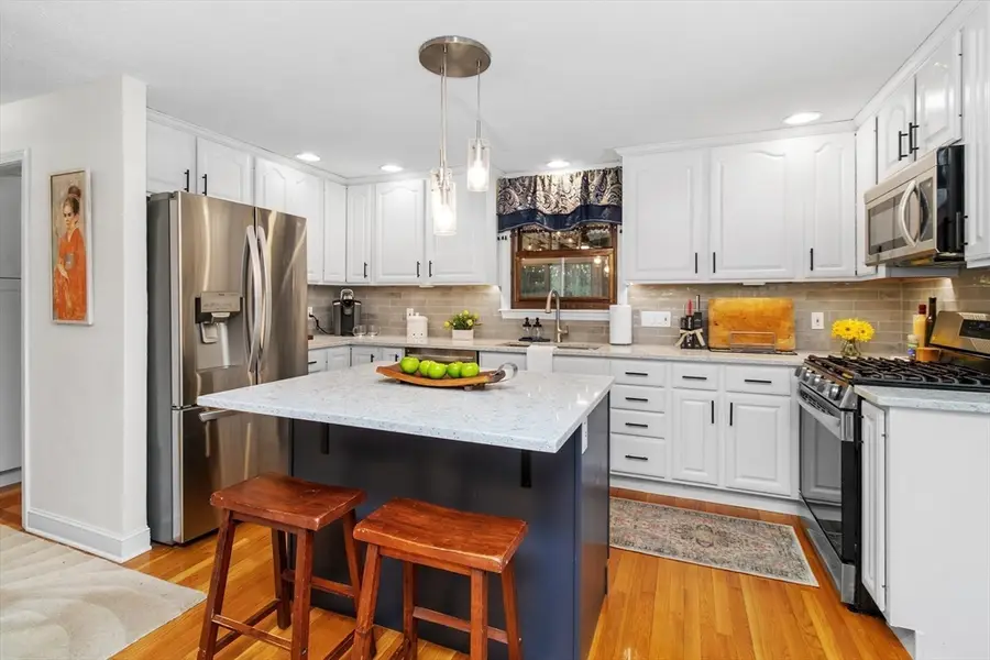 31 Maureen Dr, Tewksbury, MA 01876 - #3