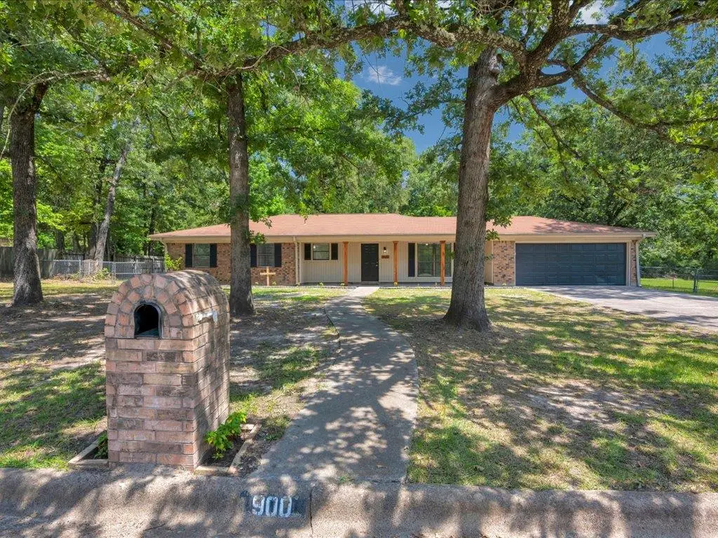 900 Edgewood Circle, Lufkin, TX 75904 - #1