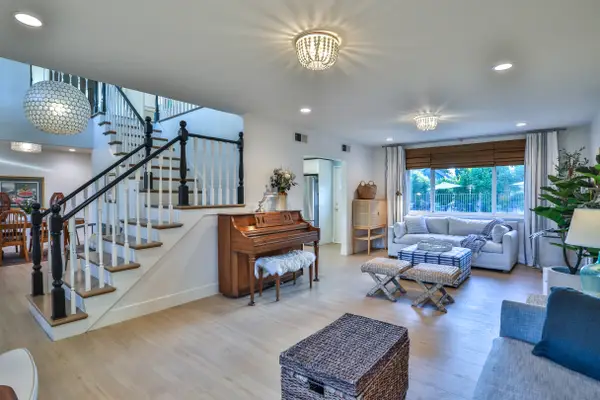 2117 Oxford, Claremont, CA 91711