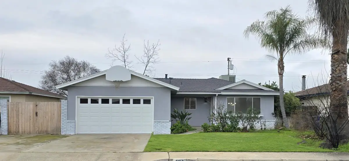 424 W Rialto Avenue, Clovis, CA 93612 - #1