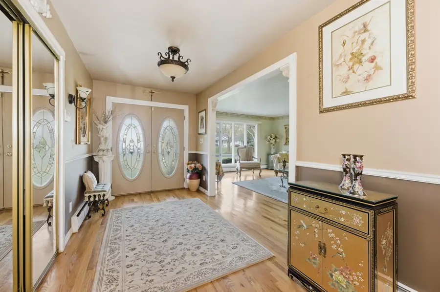 8 Penn Drive, Dix Hills, NY 11746 - #3