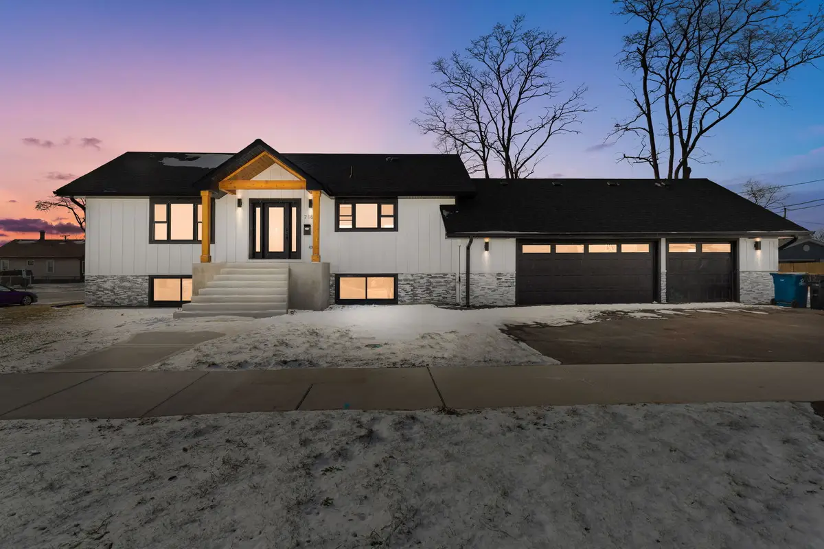 718 E 152nd Street, Phoenix, IL 60426 - Image #1