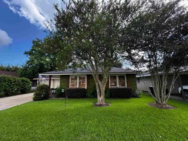 4530 Boyd Avenue, Groves, TX 77619