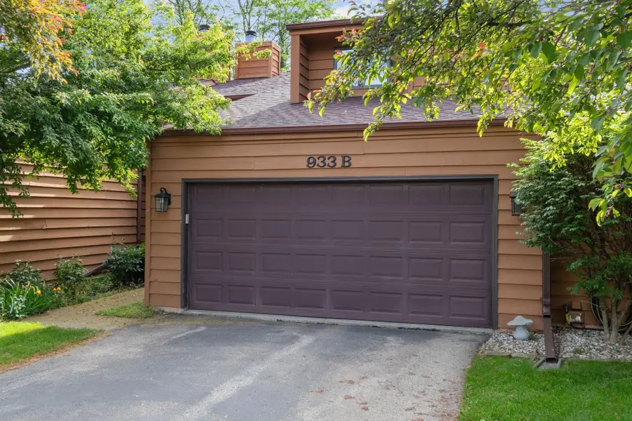 933 E WINDFIELD PLACE  #B, Appleton, WI 54911 - #2