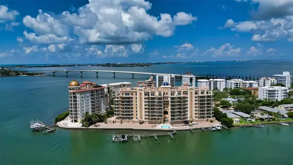 464 Golden Gate Point #702, SARASOTA, FL 34236