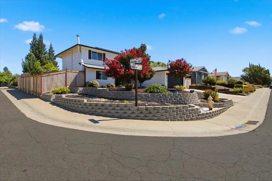 6701 Hillglen Way, Fair Oaks, CA 95628 - #2