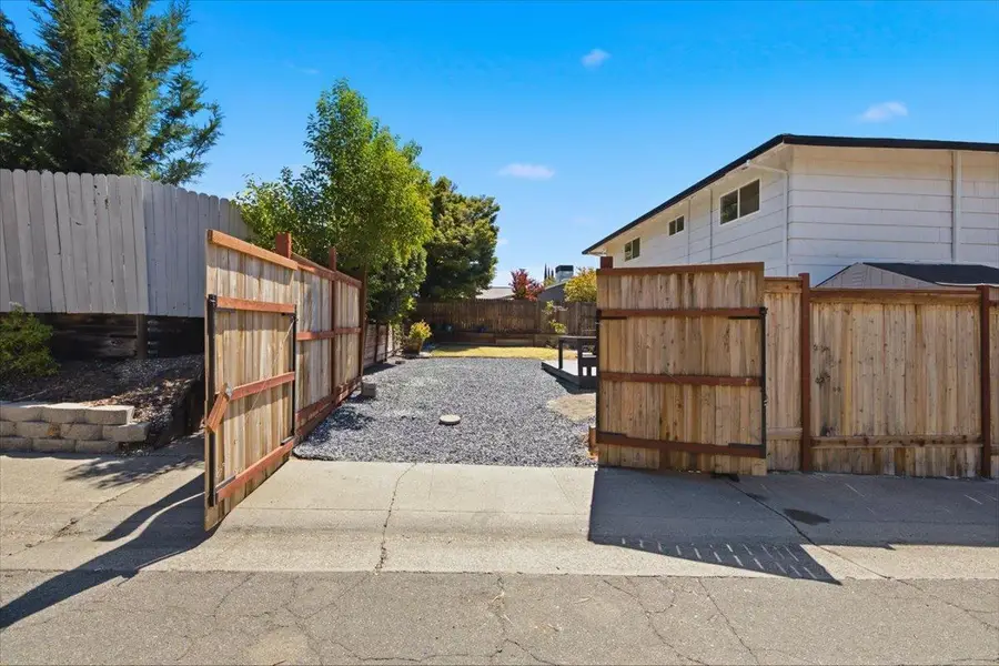 6701 Hillglen Way, Fair Oaks, CA 95628 - #3
