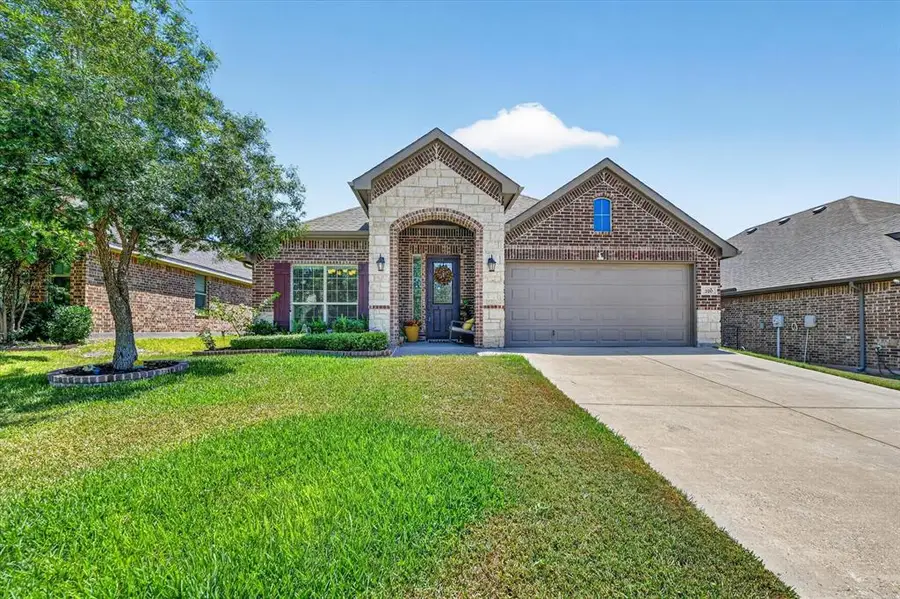 220 Carson Drive, Waxahachie, TX 75167 - #2