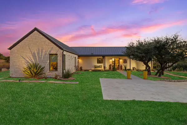 577 Cattle Creek Rd, Johnson City, TX 78636