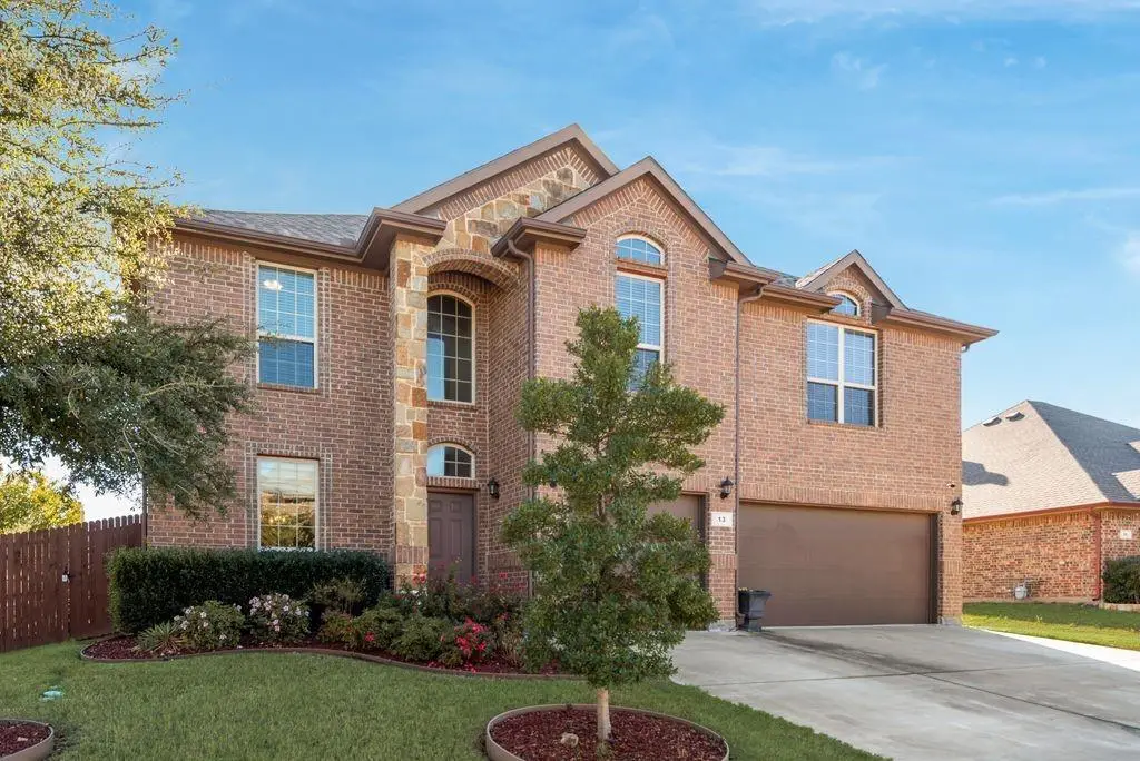 13 Mapleridge Drive, Edgecliff Village, TX 76134 - Image #1