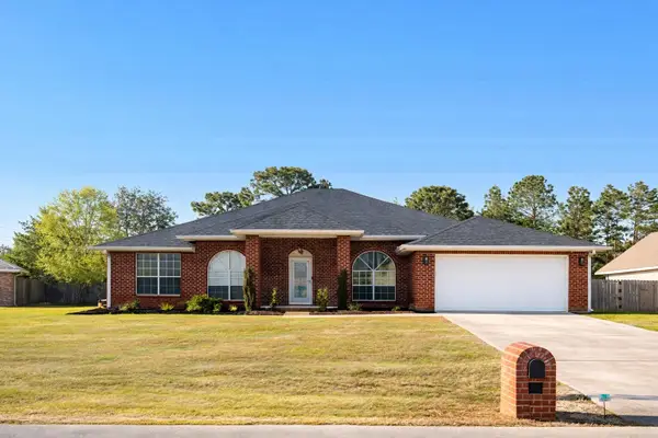 6677 Admiral St, Navarre, FL 32566