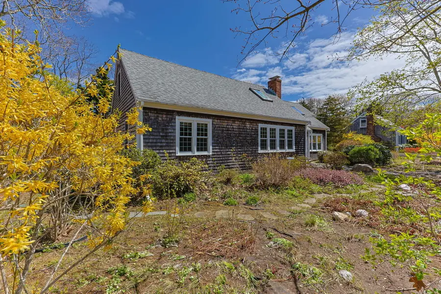 90 Comanche Dr, Falmouth, MA 02540 - #2