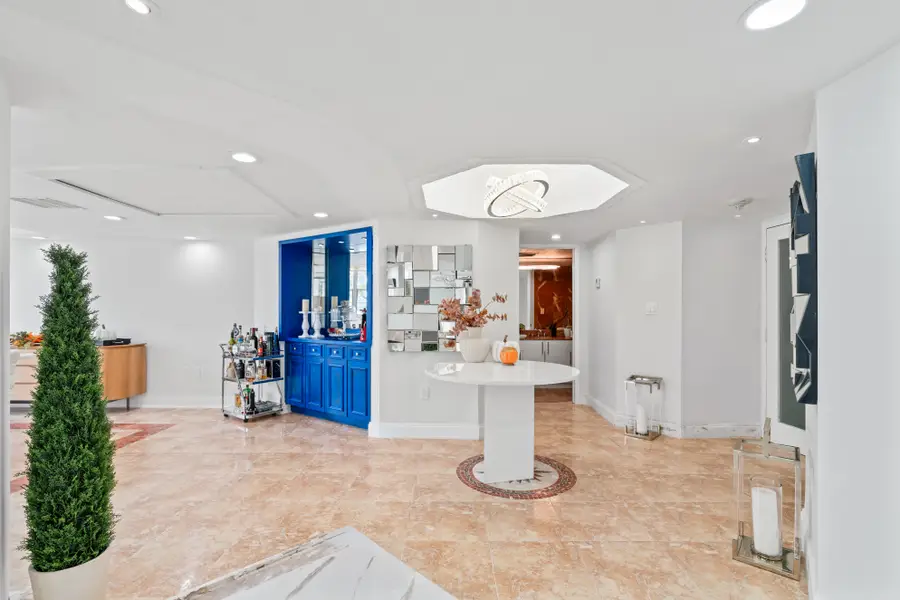 905 Brickell Bay Dr #230, Miami, FL 33131 - #2