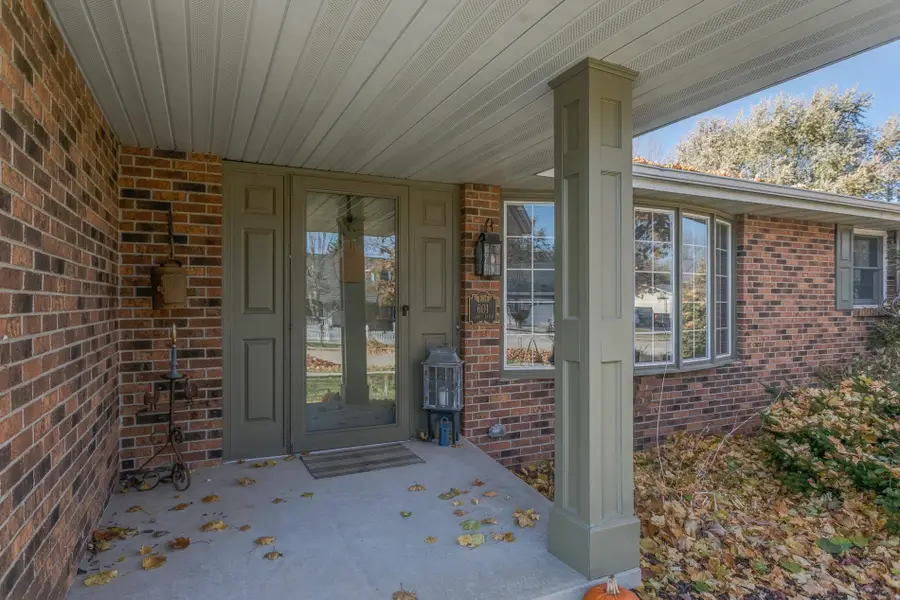 601 CAROL LYNN DRIVE, Little Chute, WI 54140 - Image #2