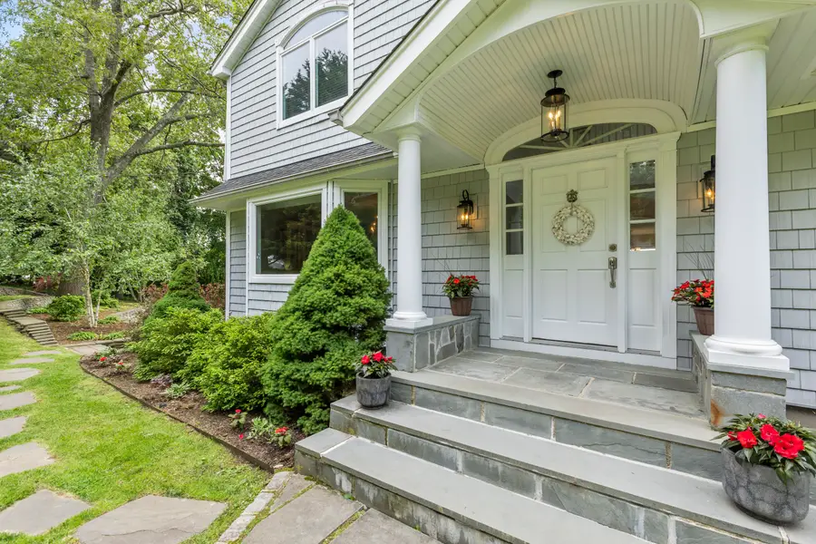 17 Youngs Lane, Setauket, NY 11733 - Image #3