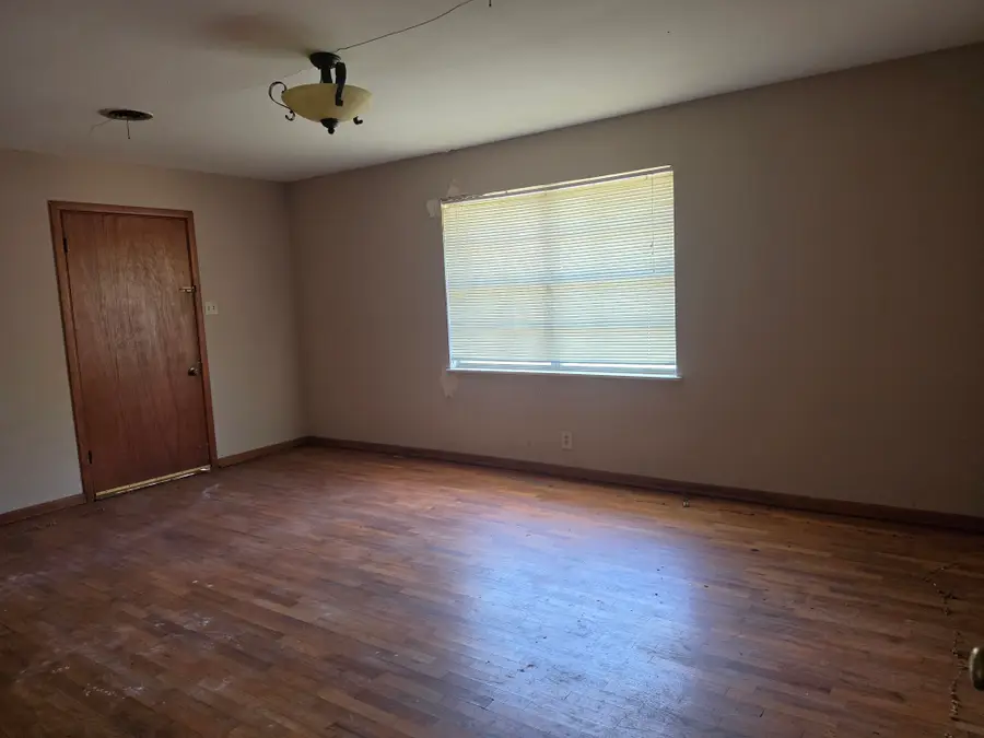 1200 Walnut St, Henderson, TX 75654 - #2