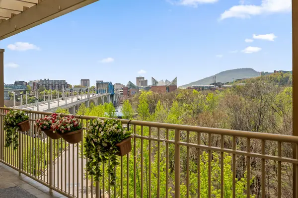 4 Cherokee Boulevard #405, Chattanooga, TN 37405