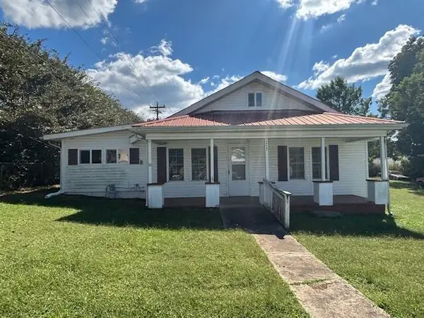 123 S Groves Street, Pikeville, TN 37367