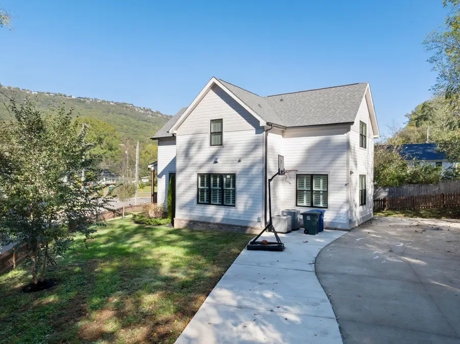 5685 Lee Avenue, Chattanooga, TN 37409 - #3