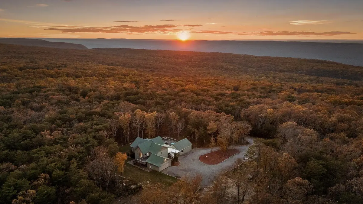 504 Wolf Run, Cloudland, GA 30731 - Image #1