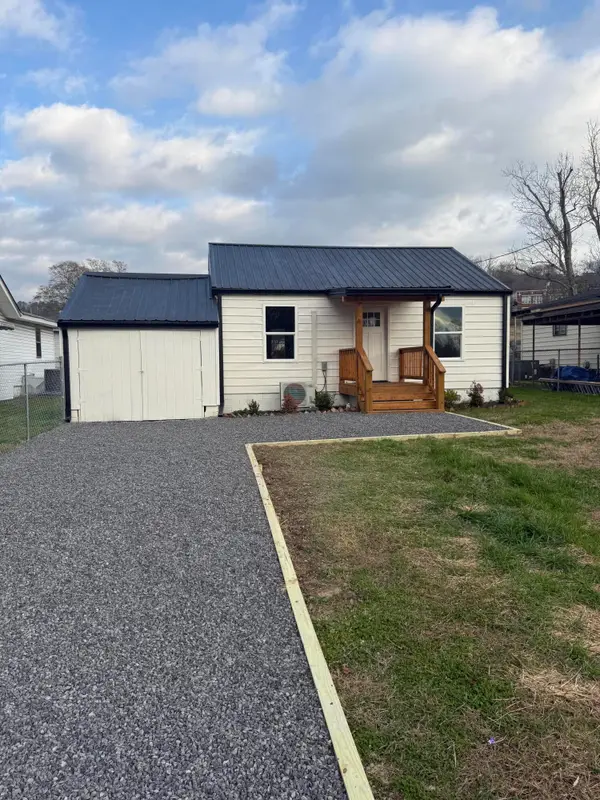 1204 Logan Avenue, Rossville, GA 30741