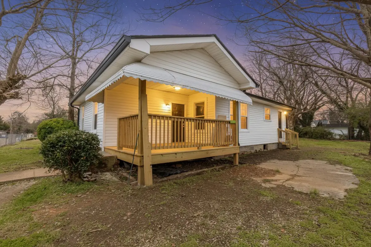 1009 N Hawthorne Street, Chattanooga, TN 37406 - Image #1