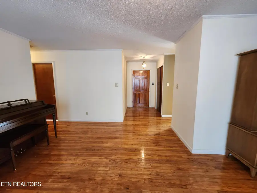 1506 Ridgeway Circle, Athens, TN 37303 - #2