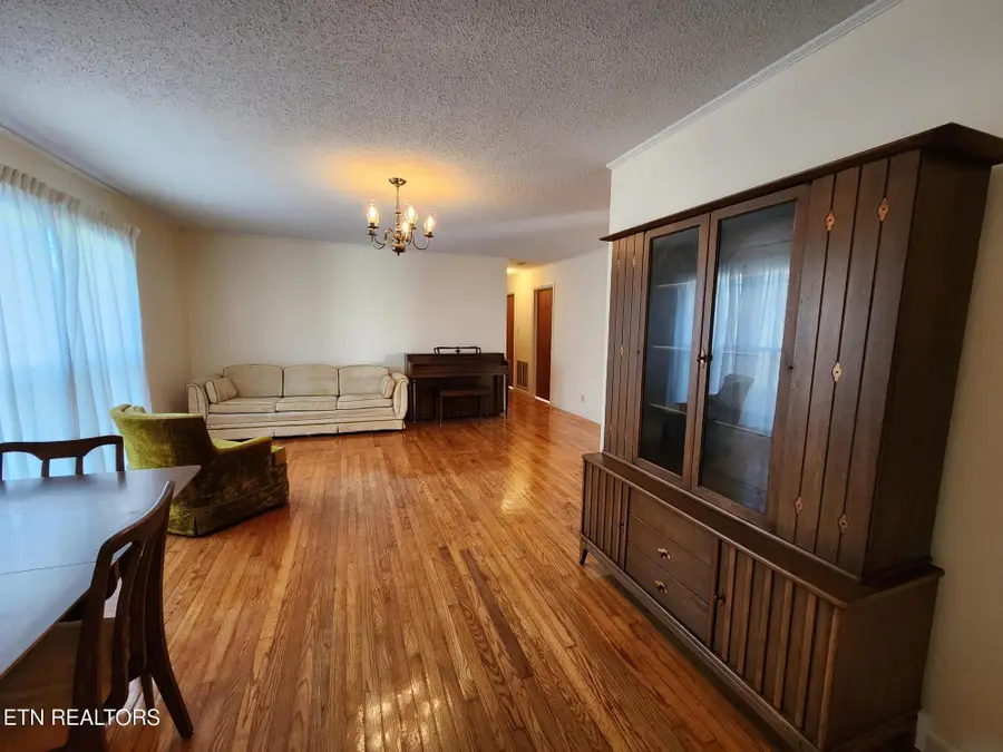 1506 Ridgeway Circle, Athens, TN 37303 - #3