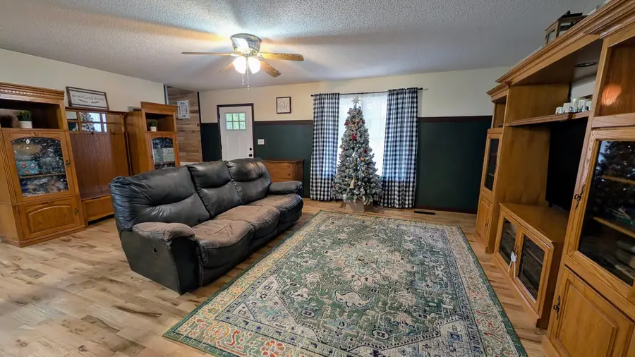 63 Loughridge Lane, Lafayette, GA 30728 - Image #3