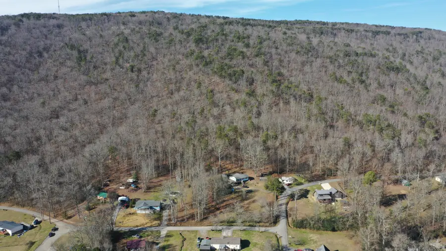 10733 Mcafee Road, Soddy Daisy, TN 37379 - Image #2