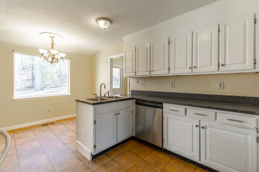 2500 Shenandoah Drive, Chattanooga, TN 37421 - Image #3