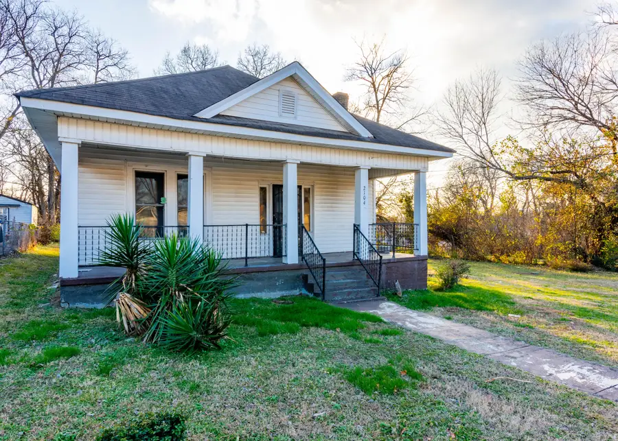 2104 Laura Street, Chattanooga, TN 37406 - Image #2