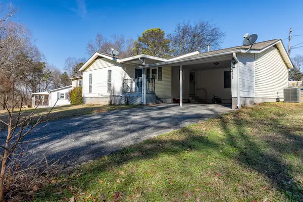 209 E Ezzard Avenue, Dalton, GA 30720