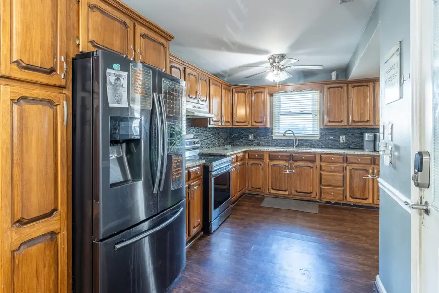 209 E Ezzard Avenue, Dalton, GA 30720 - Image #2