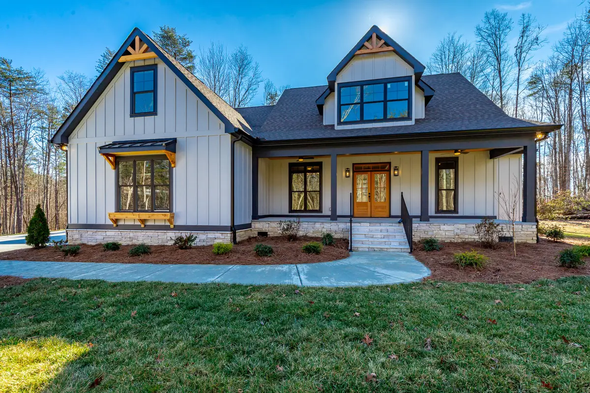 2964 Mowbray Pike, Soddy Daisy, TN 37379 - Image #1