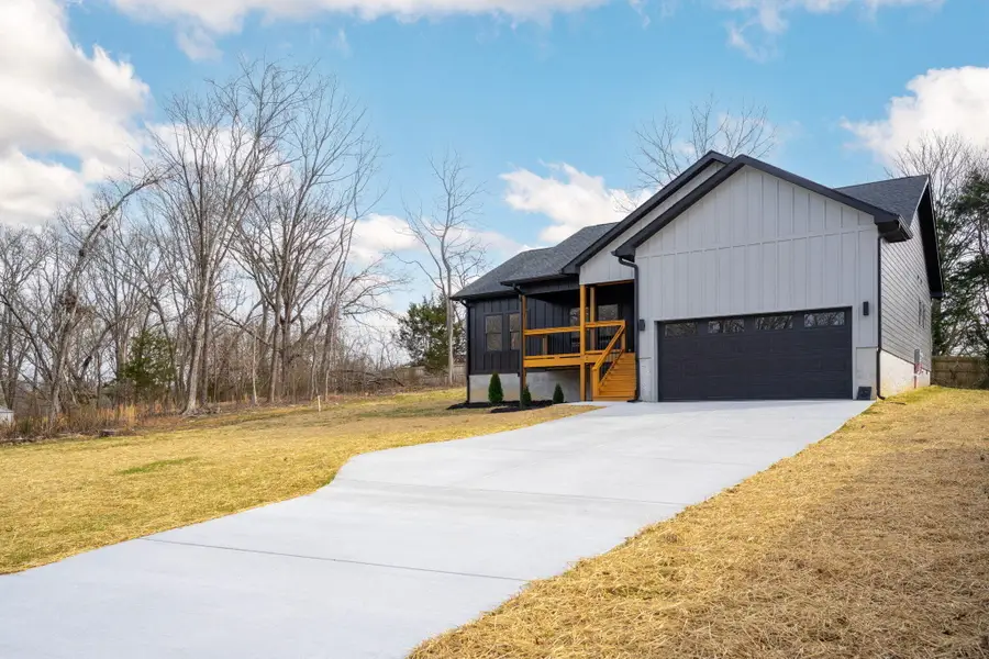 8806 Nelson Road, Soddy Daisy, TN 37379 - #2