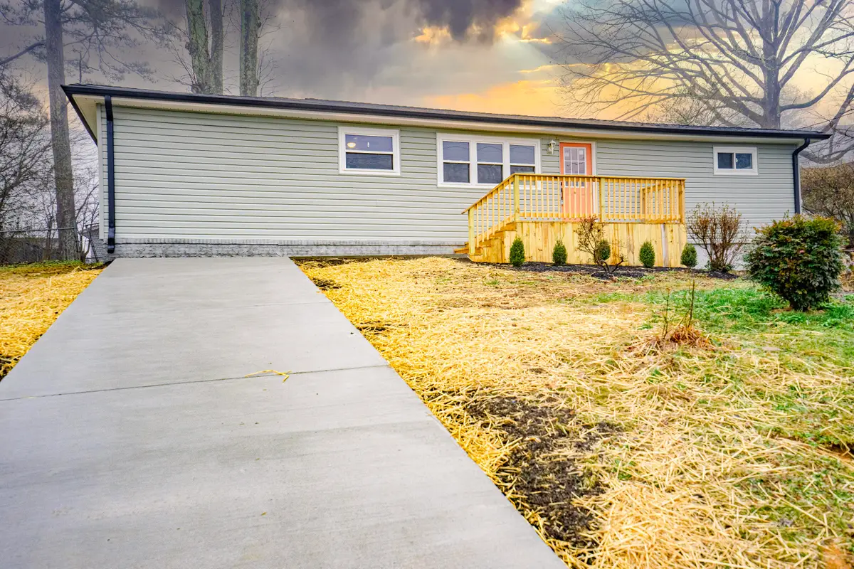 733 Roberta Drive, Rossville, GA 30741 - #1