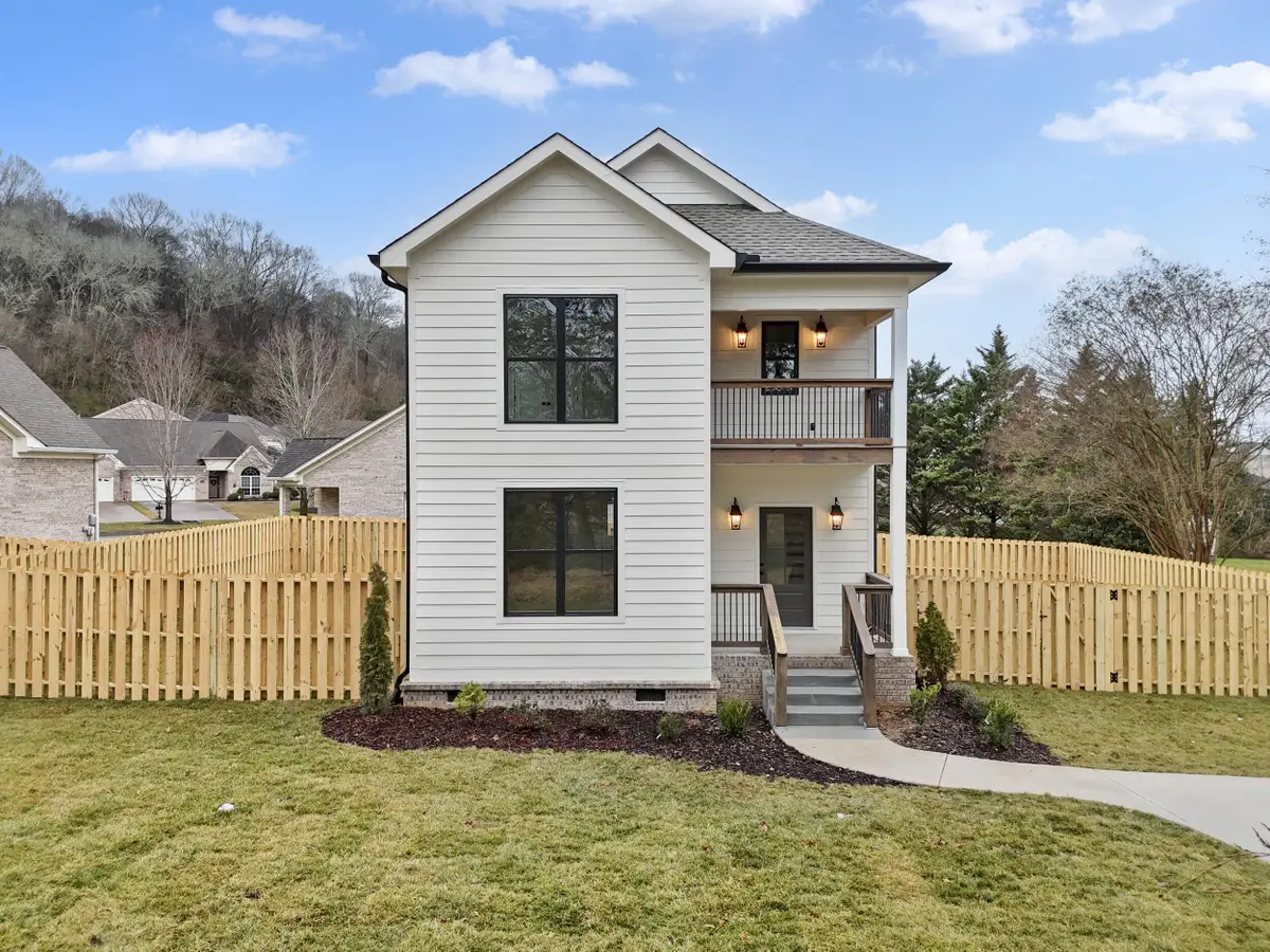 6028 Ridgeview Circle, Hixson, TN 37343 - Image #1