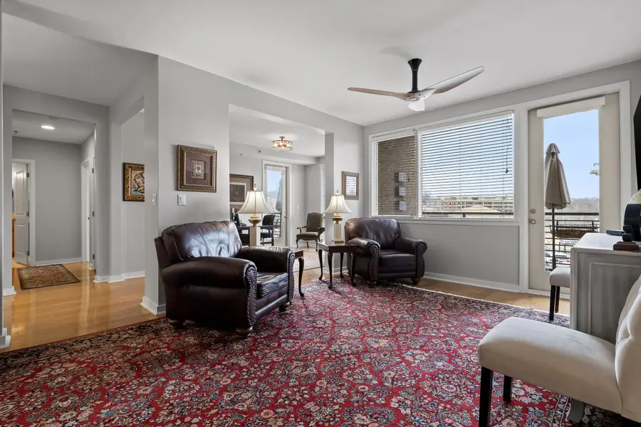 200 Manufacturers Road #Apt 203, Chattanooga, TN 37405 - #2