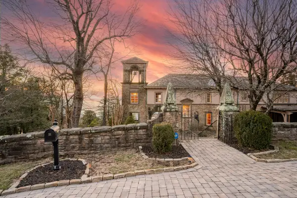 710 W Brow Road, Lookout Mountain, TN 37350