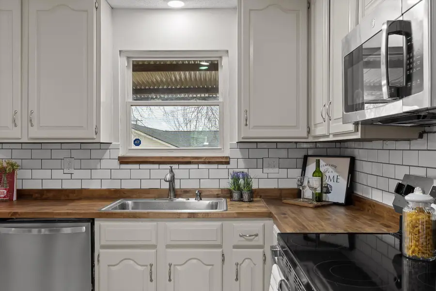 302 Locust Street, Englewood, TN 37329 - #3