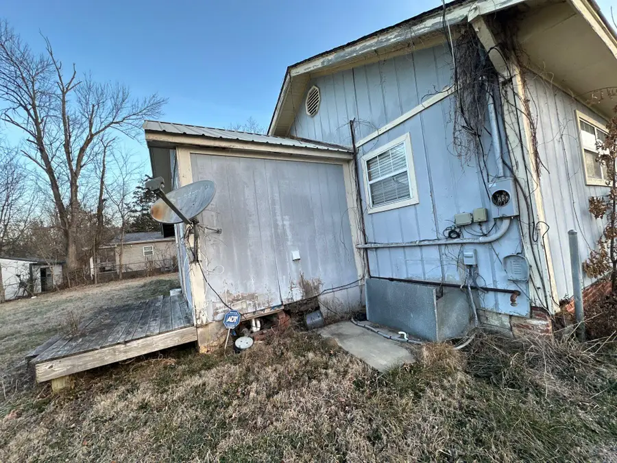 400 N Georgia Avenue, Etowah, TN 37331 - #2