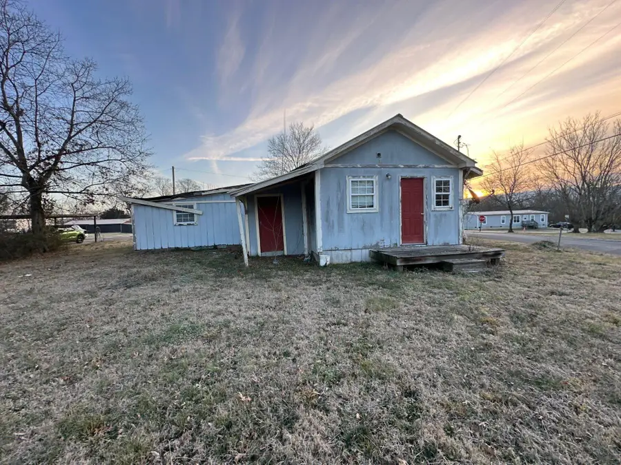 400 N Georgia Avenue, Etowah, TN 37331 - #3