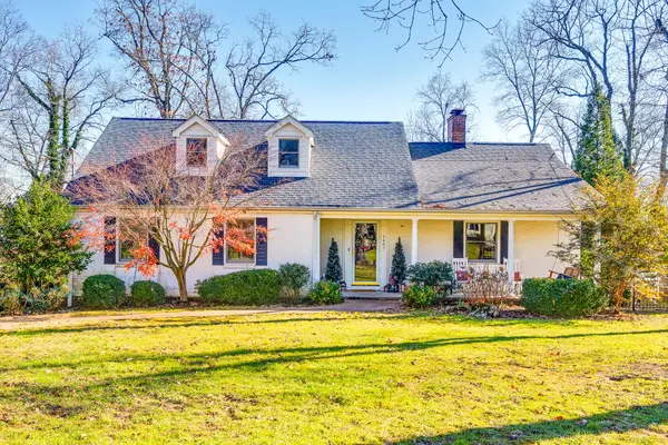 1407 Peter Pan Road, Lookout Mountain, GA 30750