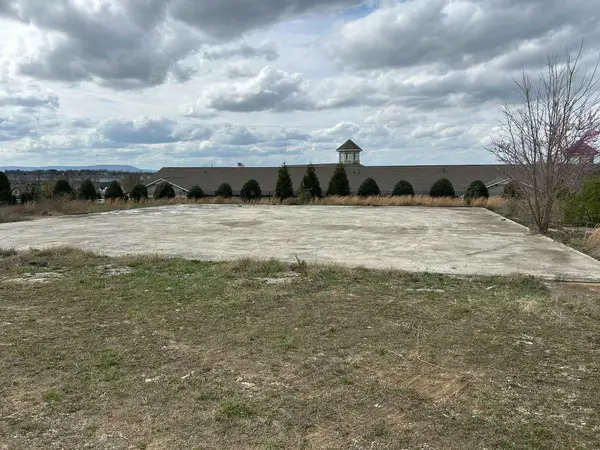 7725 Shallowford Road, Chattanooga, TN 37421